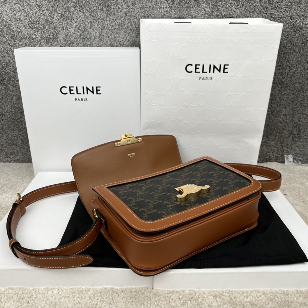 Bagsaaa Ce1i*e Classique Triomphe In shiny Calfskin Leather Black - 22.5 X 16.5 X 7.5 cm