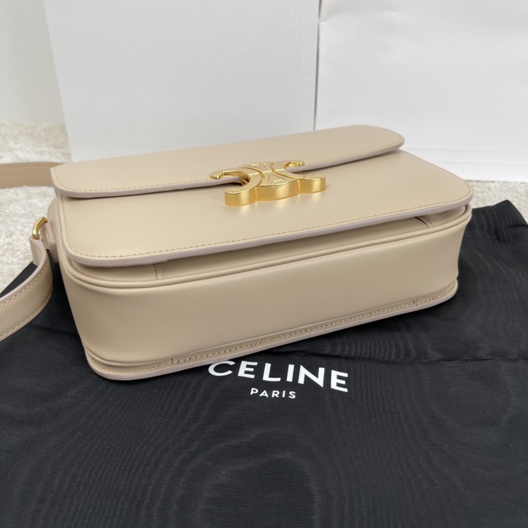Bagsaaa Ce1i*e Classique Triomphe In shiny Calfskin Leather Beige - 22.5 X 16.5 X 7.5 cm