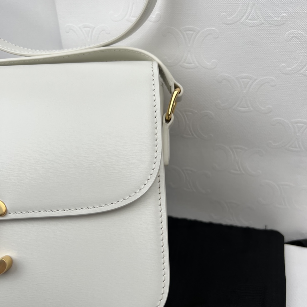 Bagsaaa Ce1i*e Classique Triomphe In shiny Calfskin Leather White - 22.5 X 16.5 X 7.5 cm