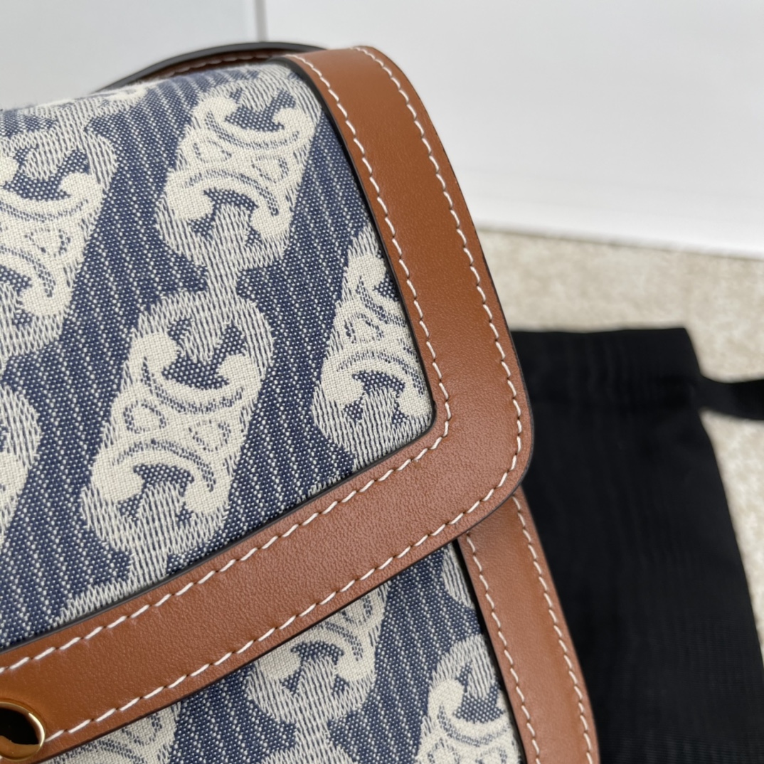 Bagsaaa Ce1i*e Classique Triomphe Blue - 22.5 X 16.5 X 7.5 cm