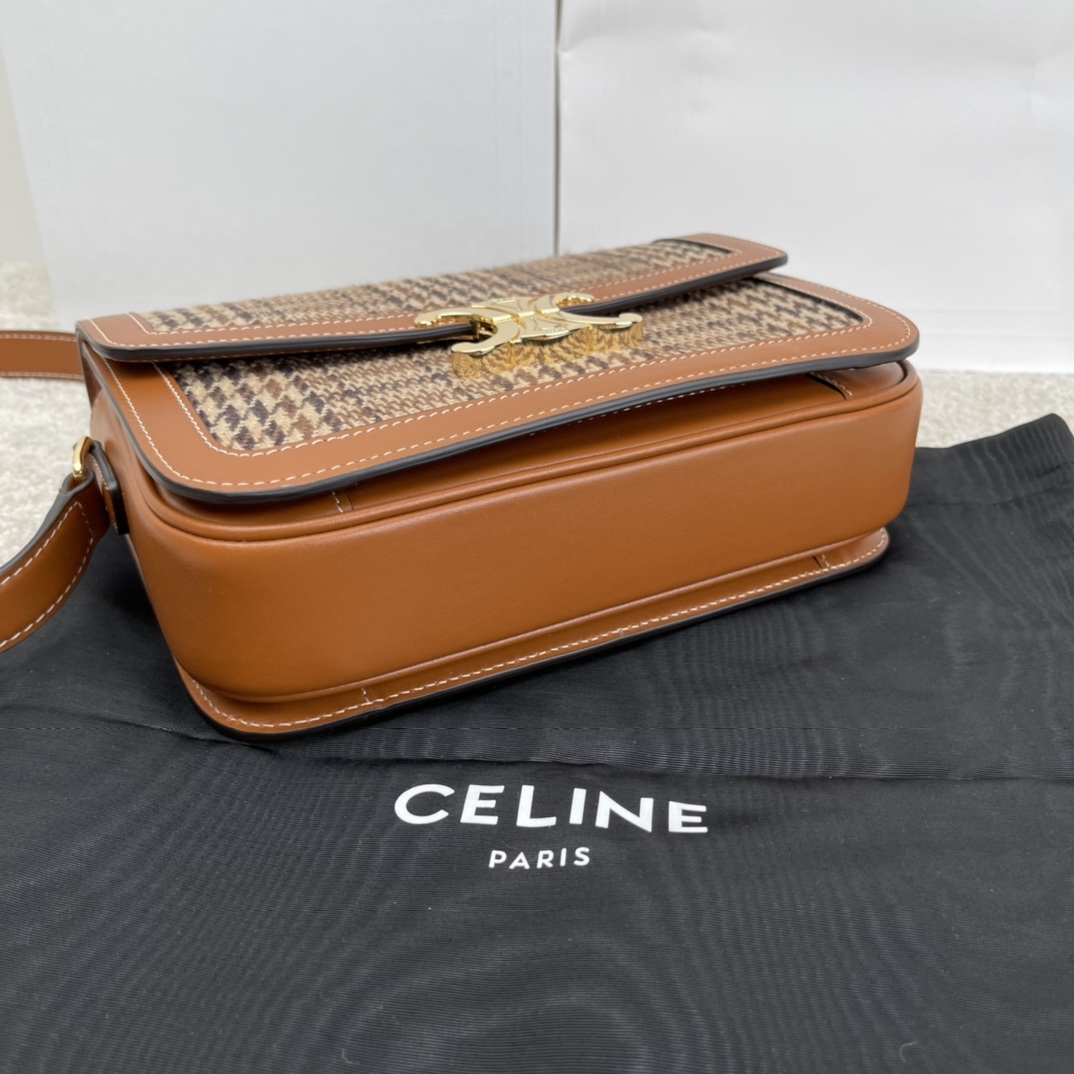 Bagsaaa Ce1i*e Classique Triomphe Textile Brown - 22.5 X 16.5 X 7.5 cm