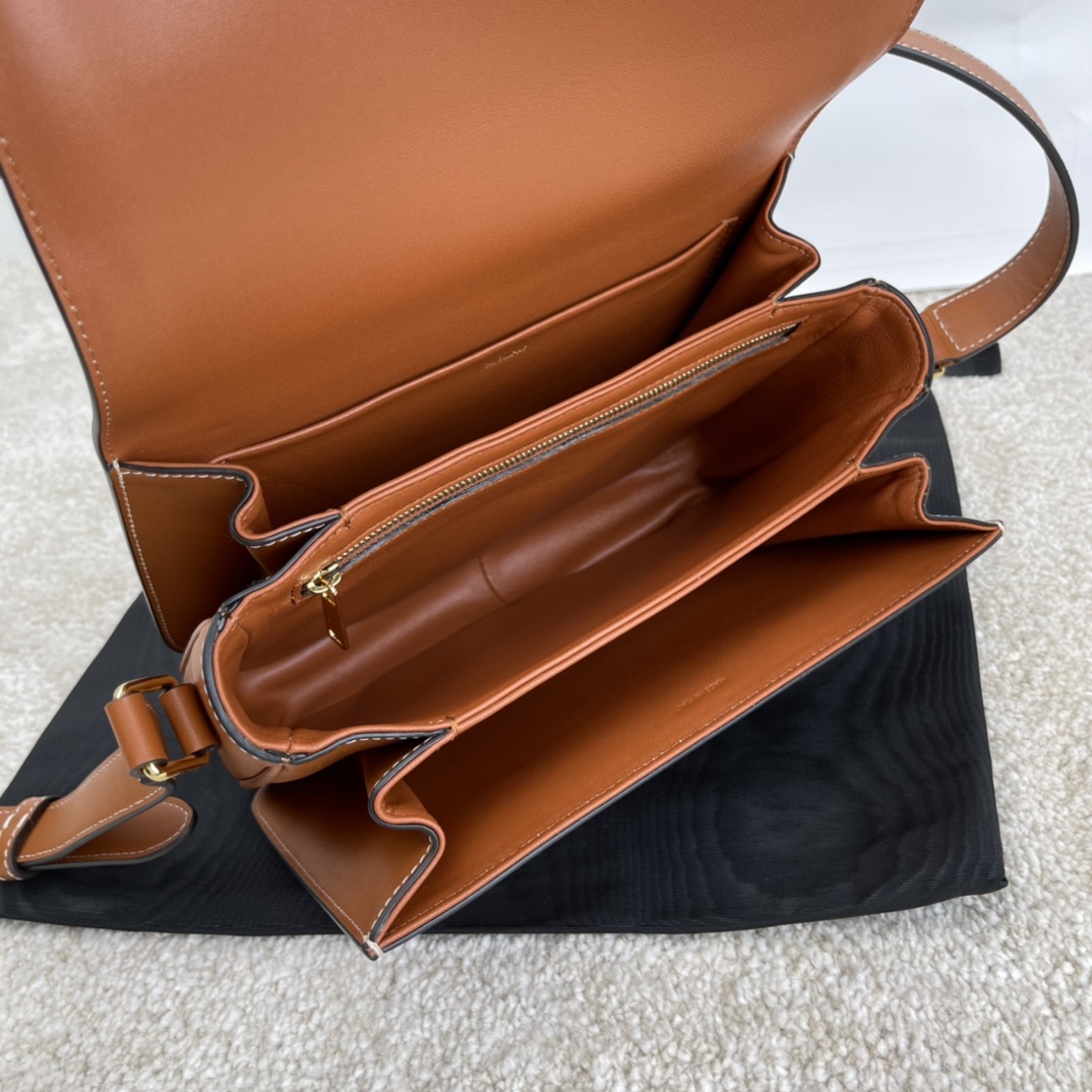 Bagsaaa Ce1i*e Classique TriompheWhite - 22.5 X 16.5 X 7.5 cm