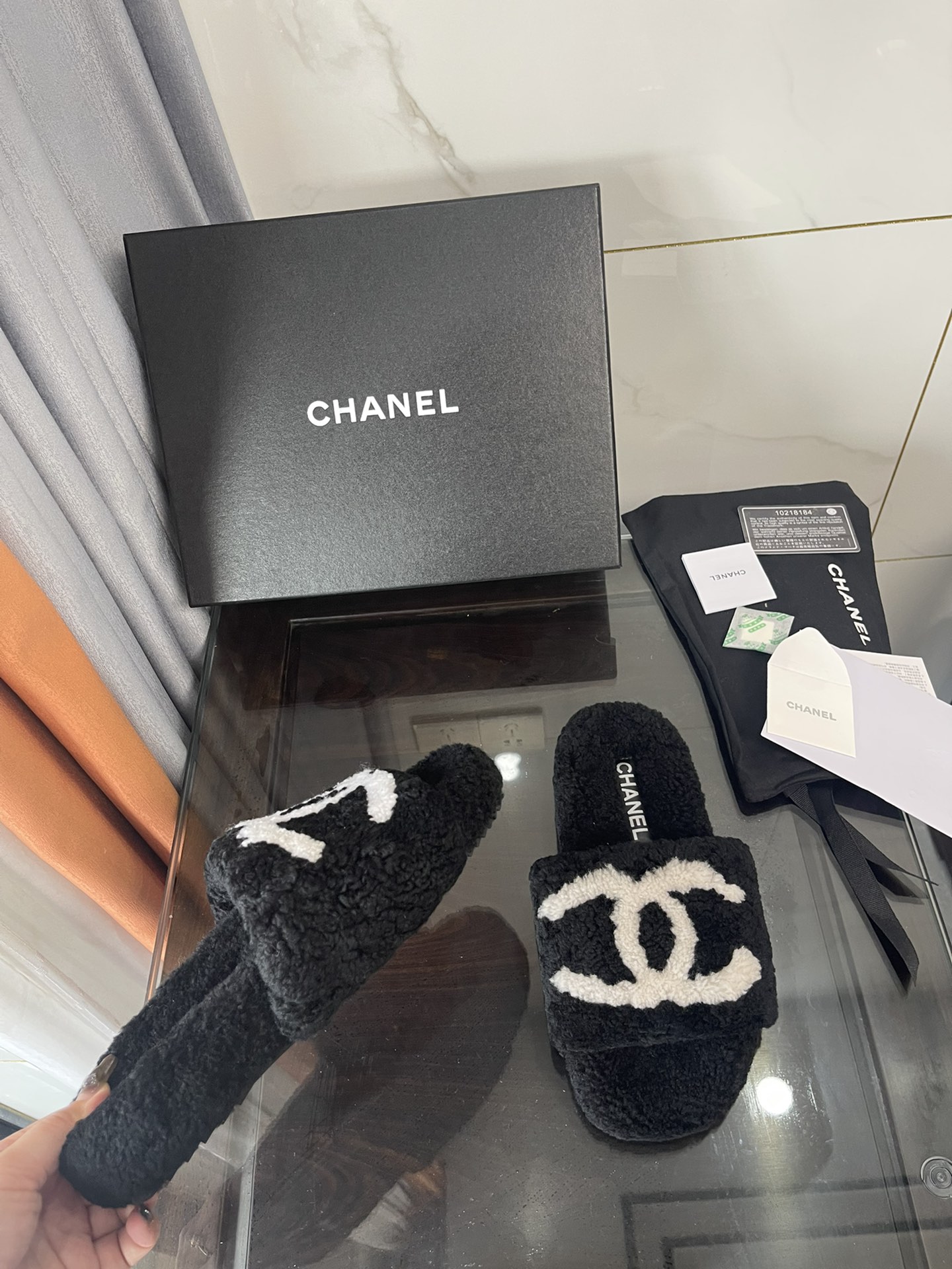 Bagsaaa Ch**el Fur Leather Black Slides