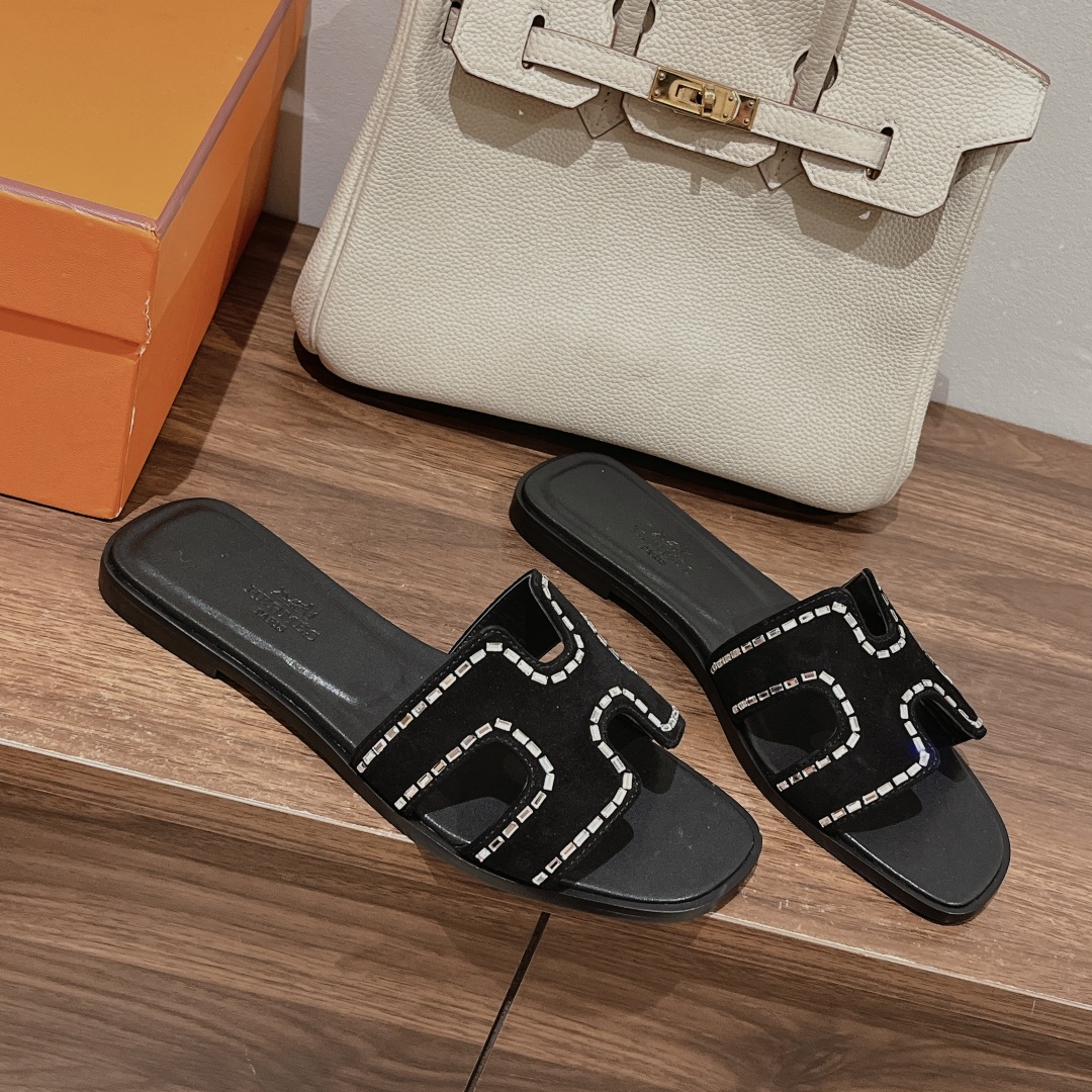 Bagsaaa H**me5 Black Stone Slides