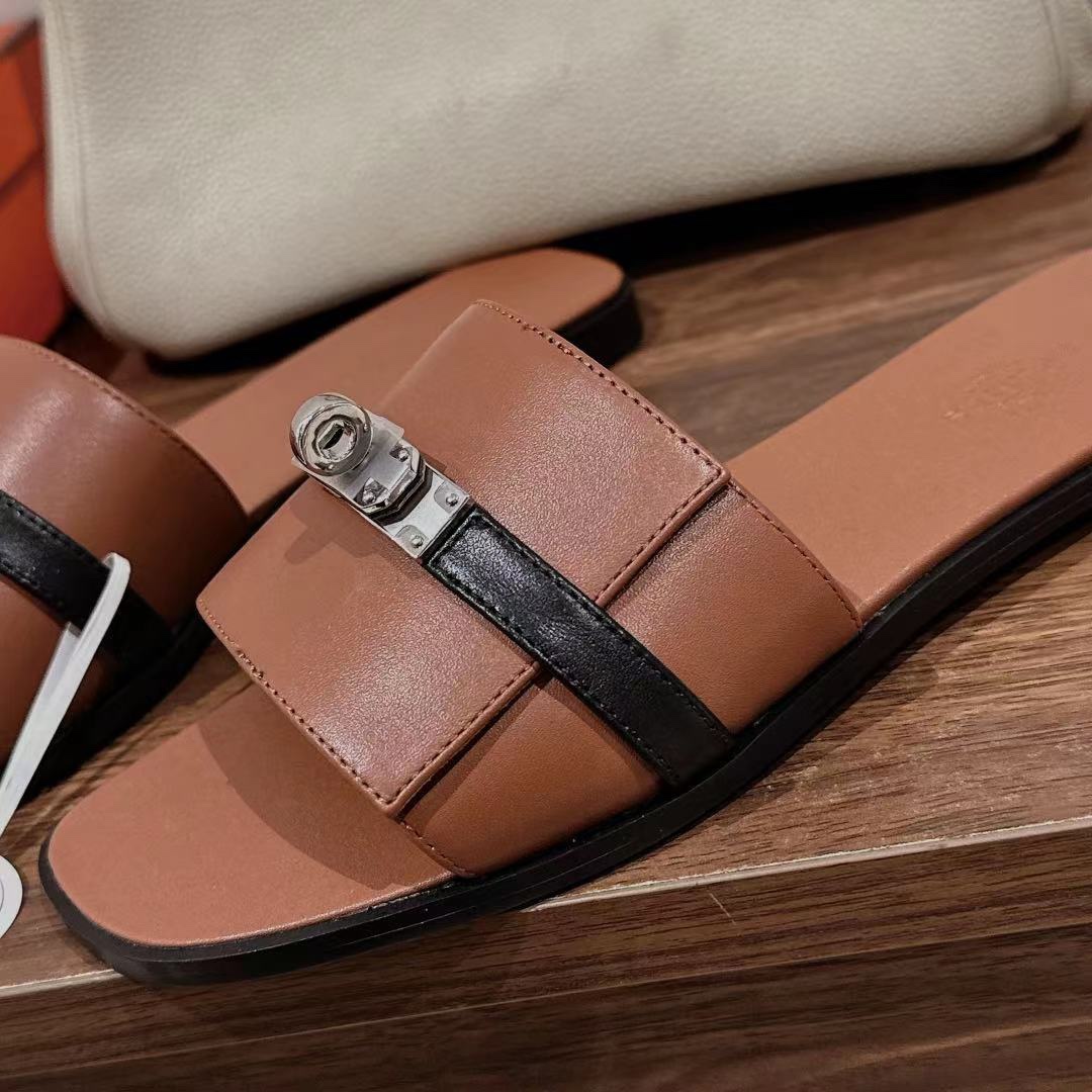 Bagsaaa H**me5 Giulia Brown Slides