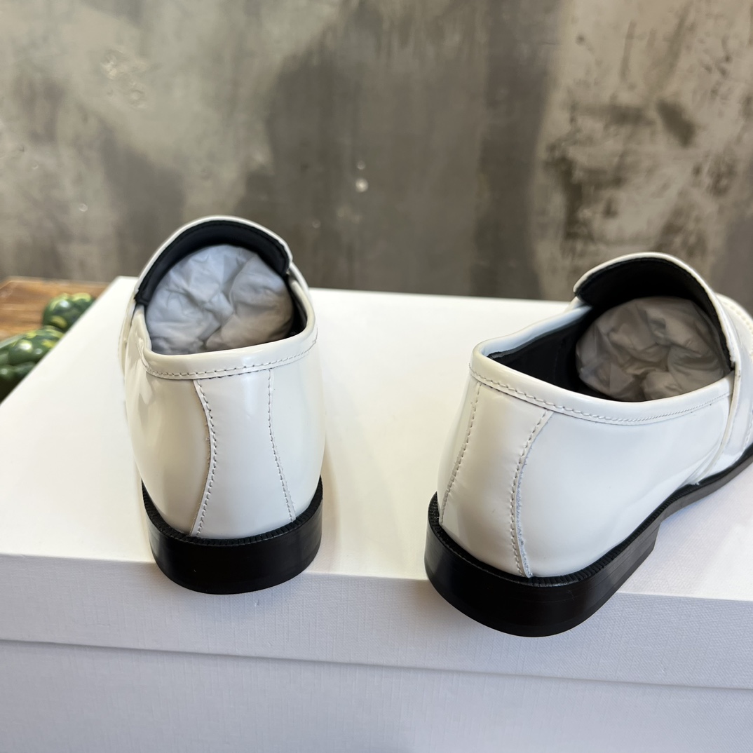 Bagsaaa Ce1i*e White Loafers With Triomphe Logo
