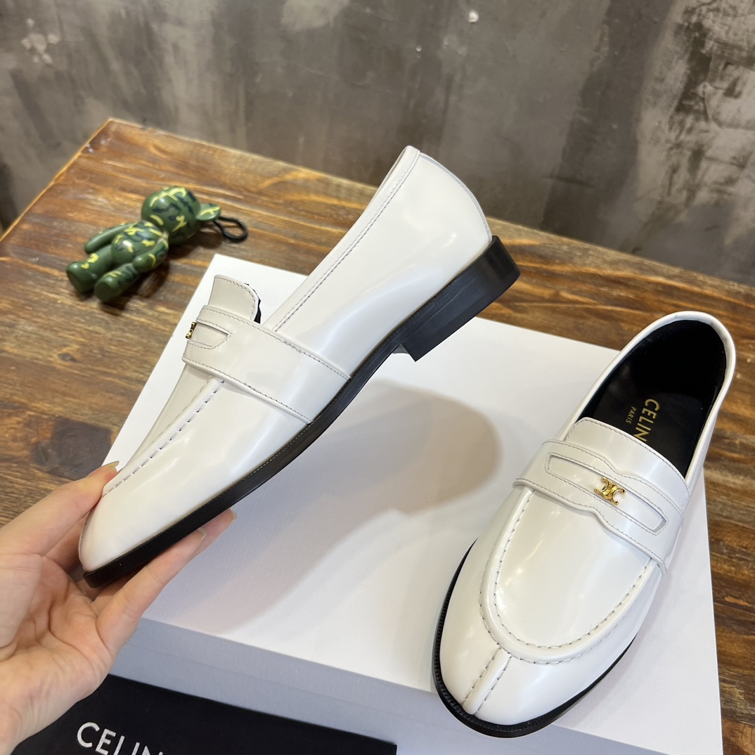 Bagsaaa Ce1i*e White Loafers With Triomphe Logo