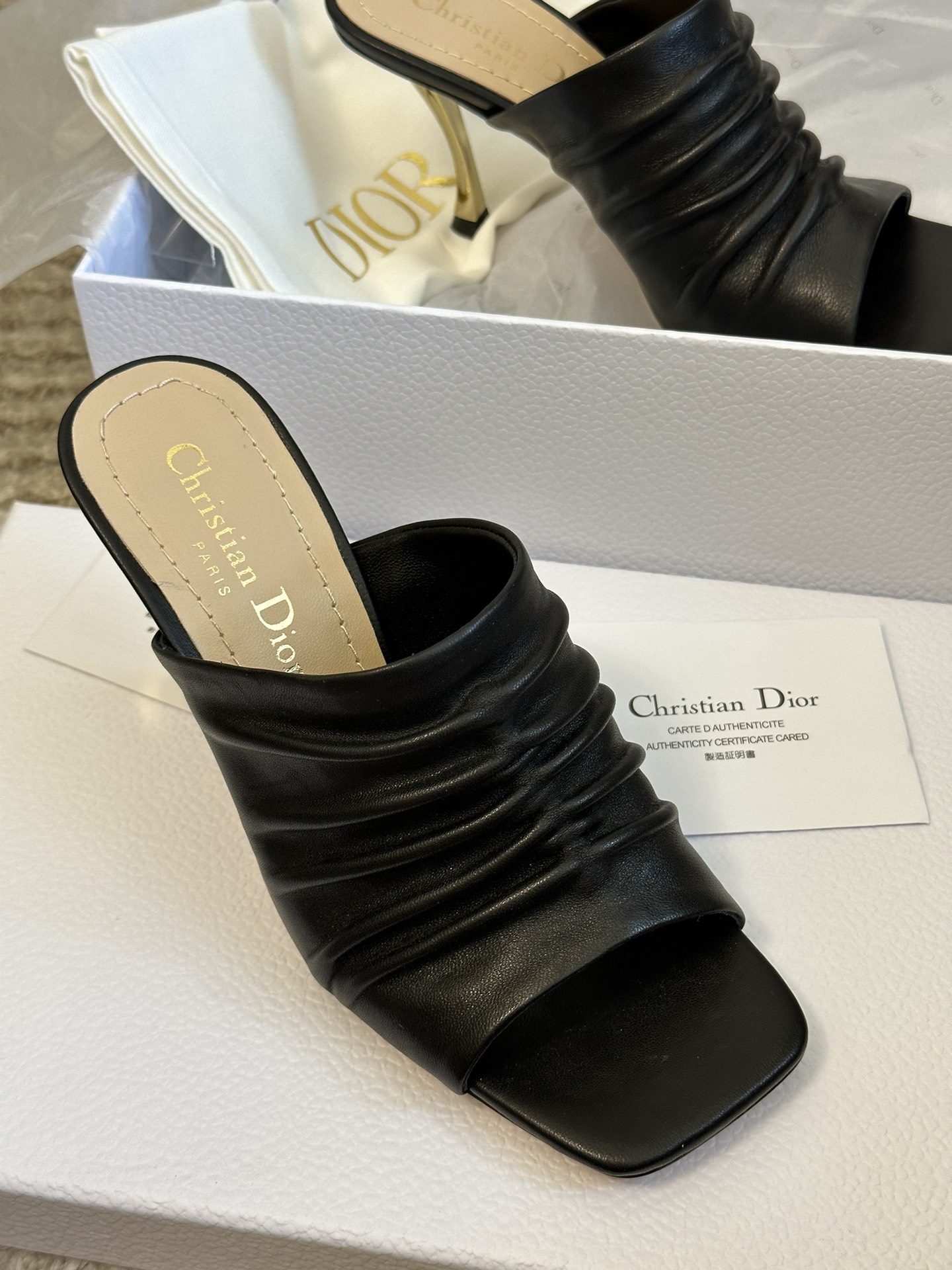 Bagsaaa D10r Black Sandals