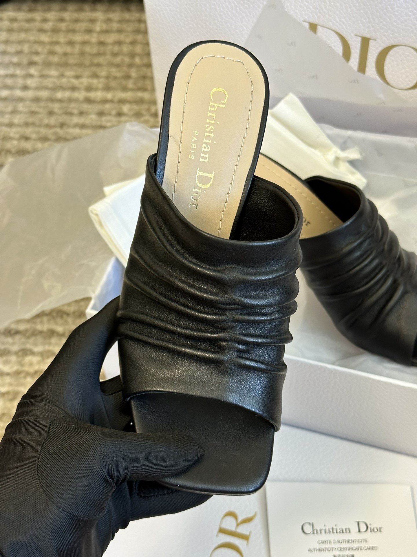 Bagsaaa D10r Black Sandals