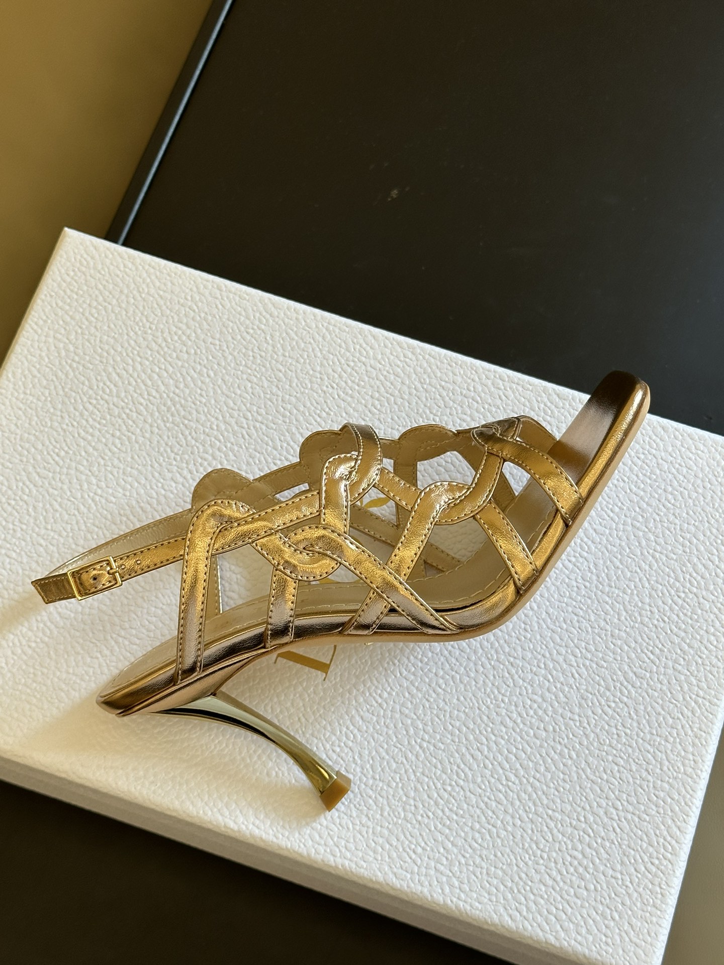 Bagsaaa D10r Gold Heels