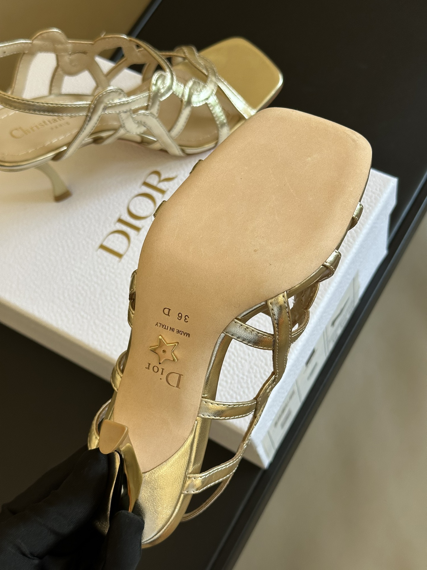 Bagsaaa D10r Silver Heels