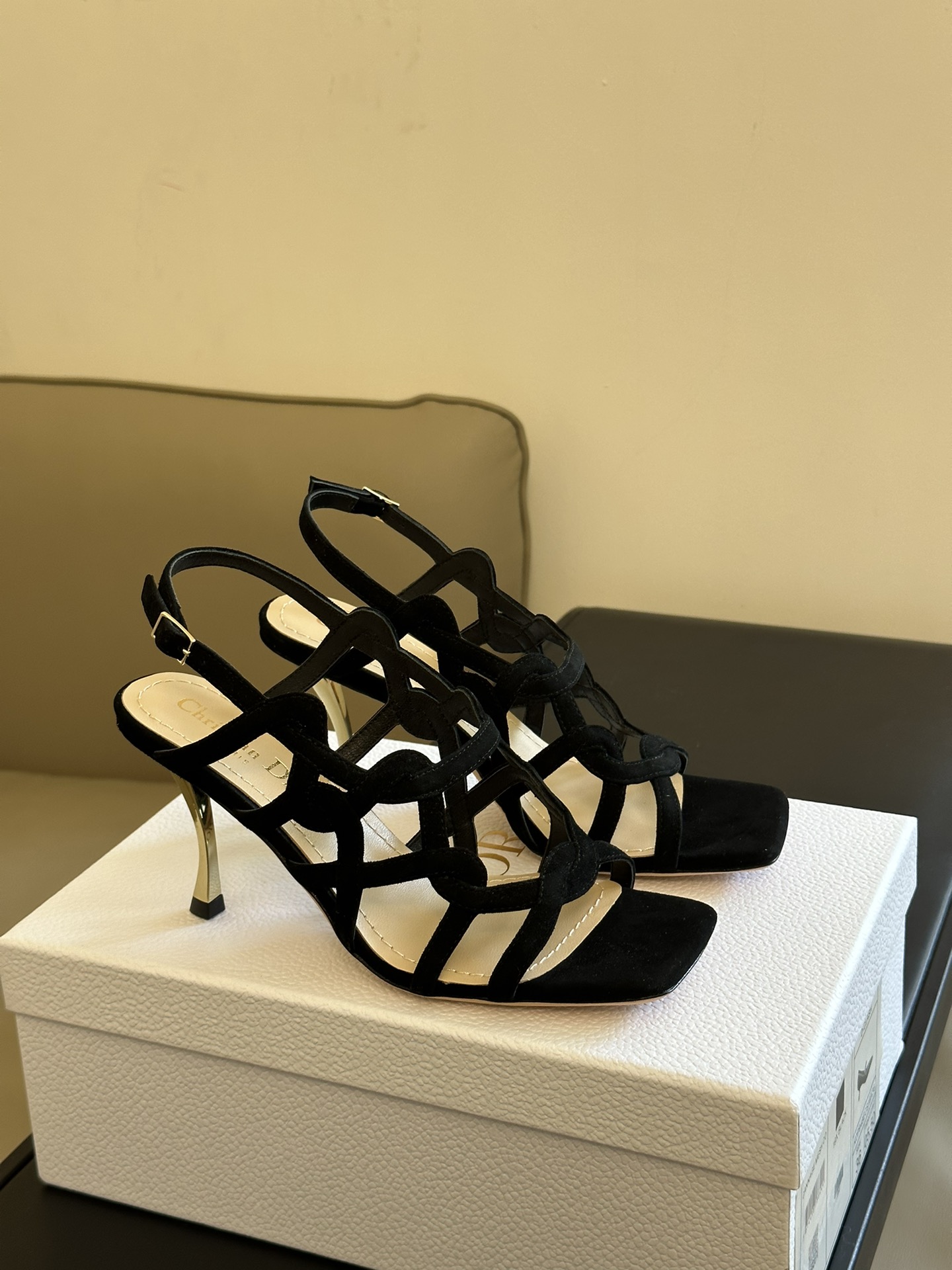 Bagsaaa D10r Black Heels
