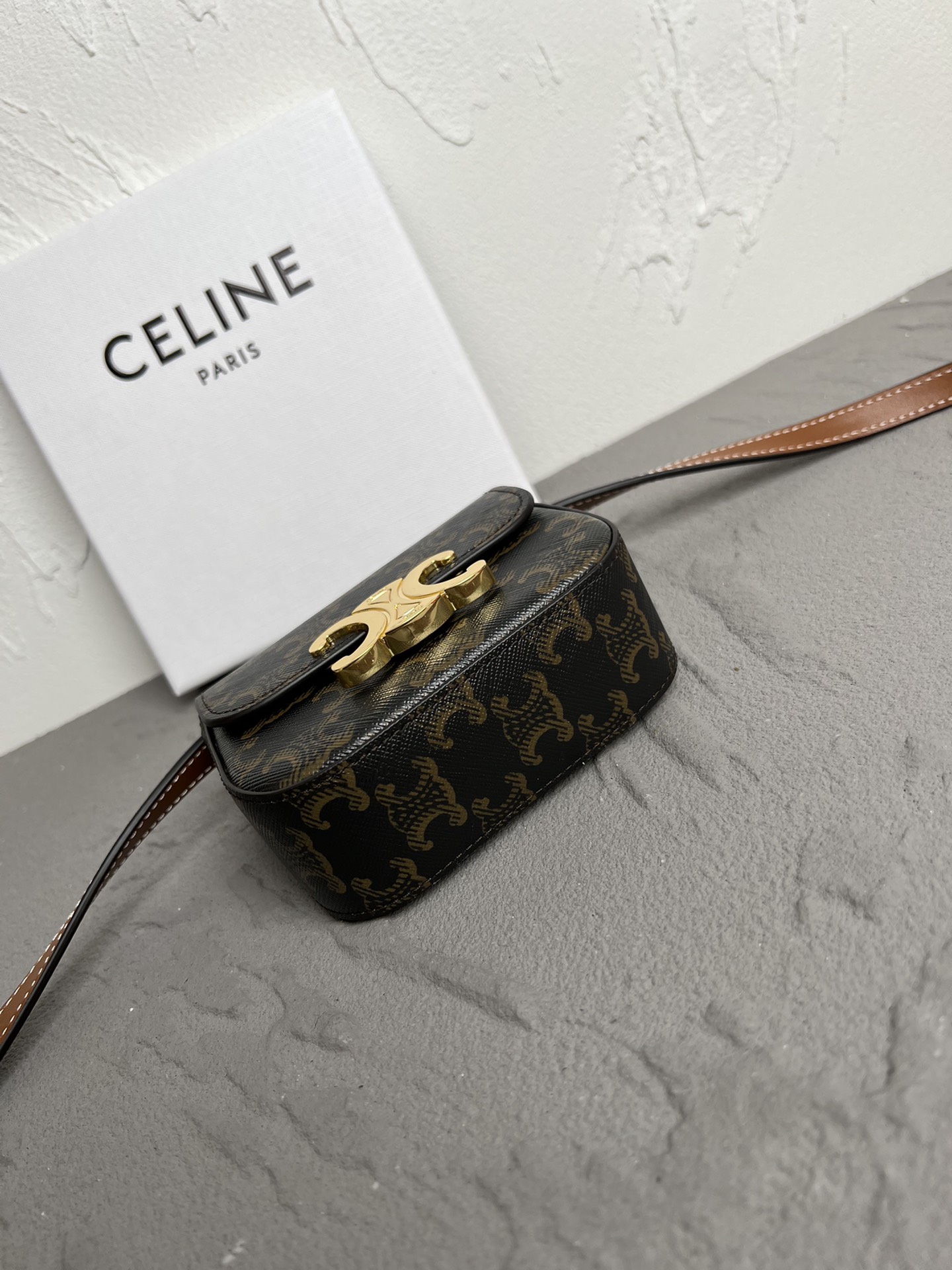 Bagsaaa Ce1i*e Mini Triomphe Black Bag - 11x8x4cm