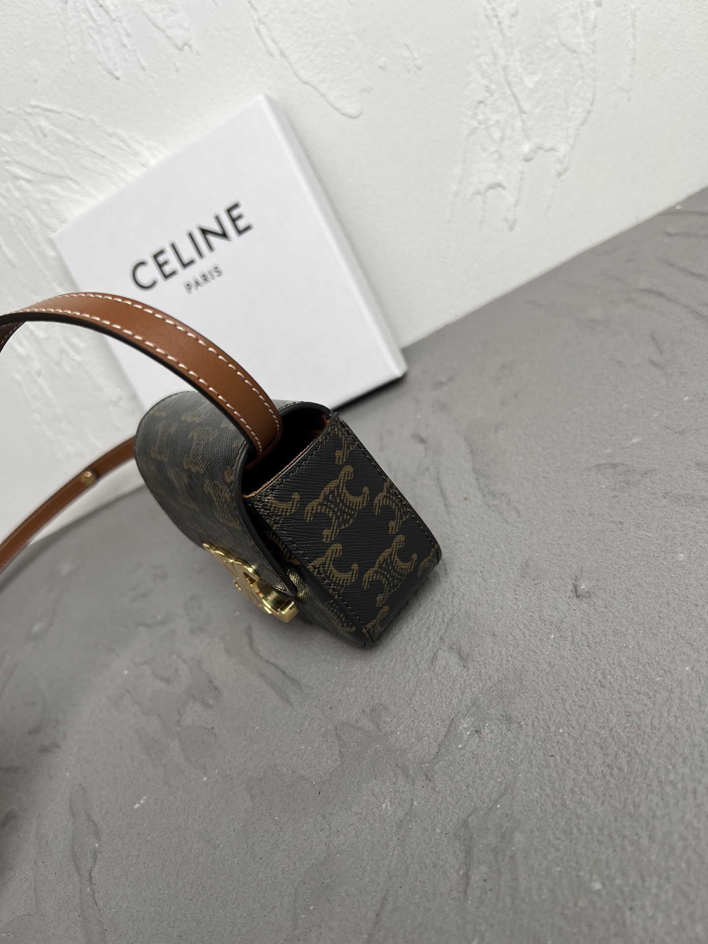 Bagsaaa Ce1i*e Mini Triomphe Black Bag - 11x8x4cm