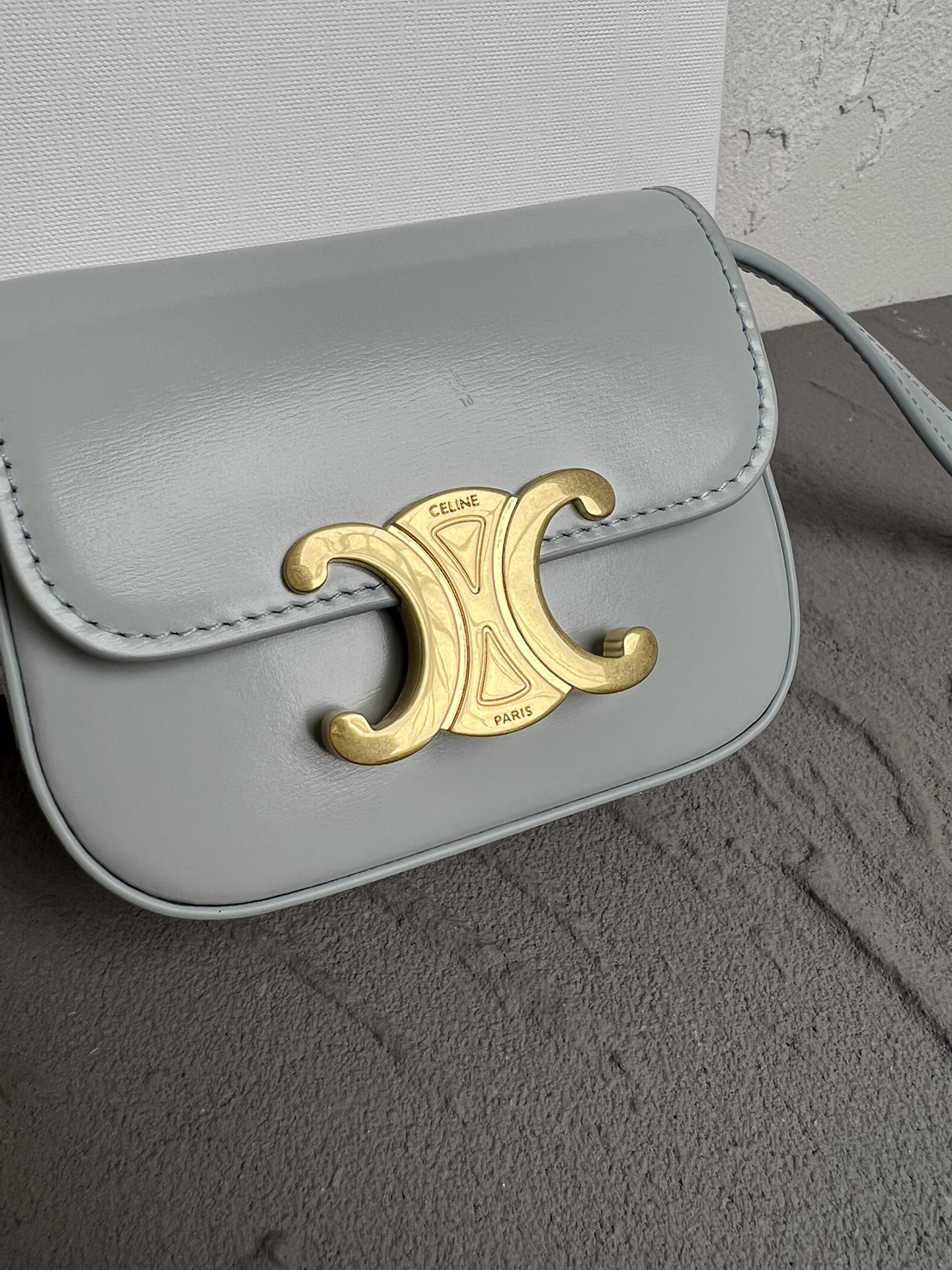 Bagsaaa Ce1i*e Mini Triomphe Blue Bag - 11x8x4cm
