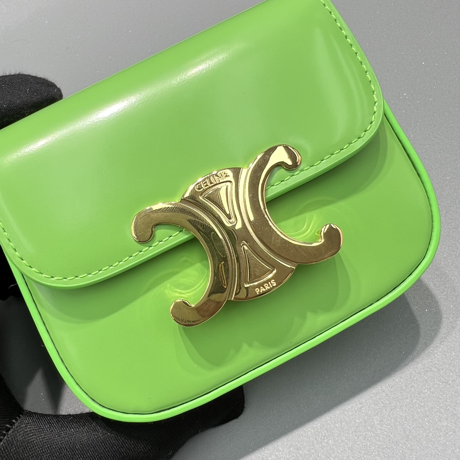 Bagsaaa Ce1i*e Mini Triomphe Green Bag - 11x8x4cm
