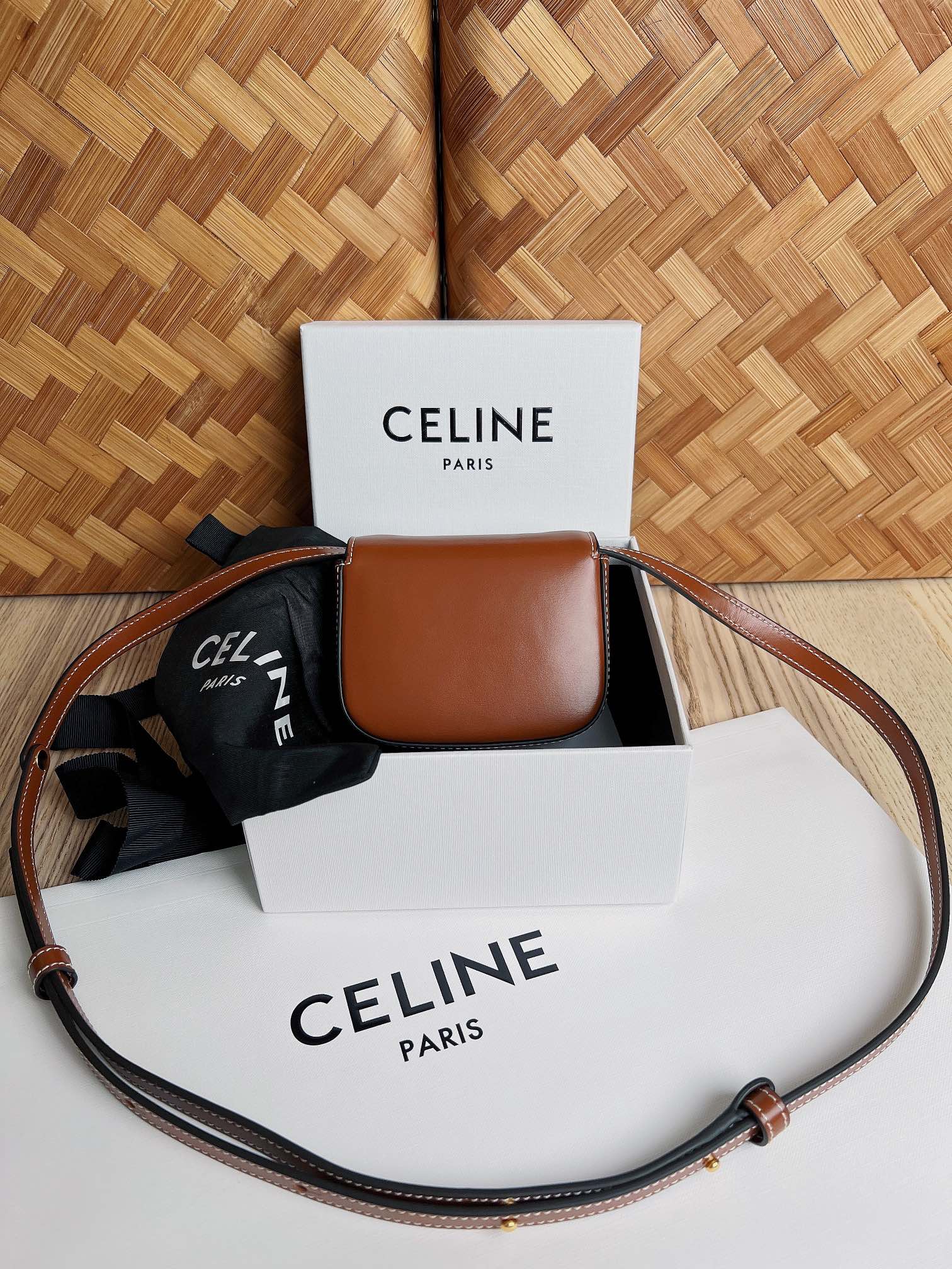 Bagsaaa Ce1i*e Mini Triomphe Brown Bag - 11x8x4cm