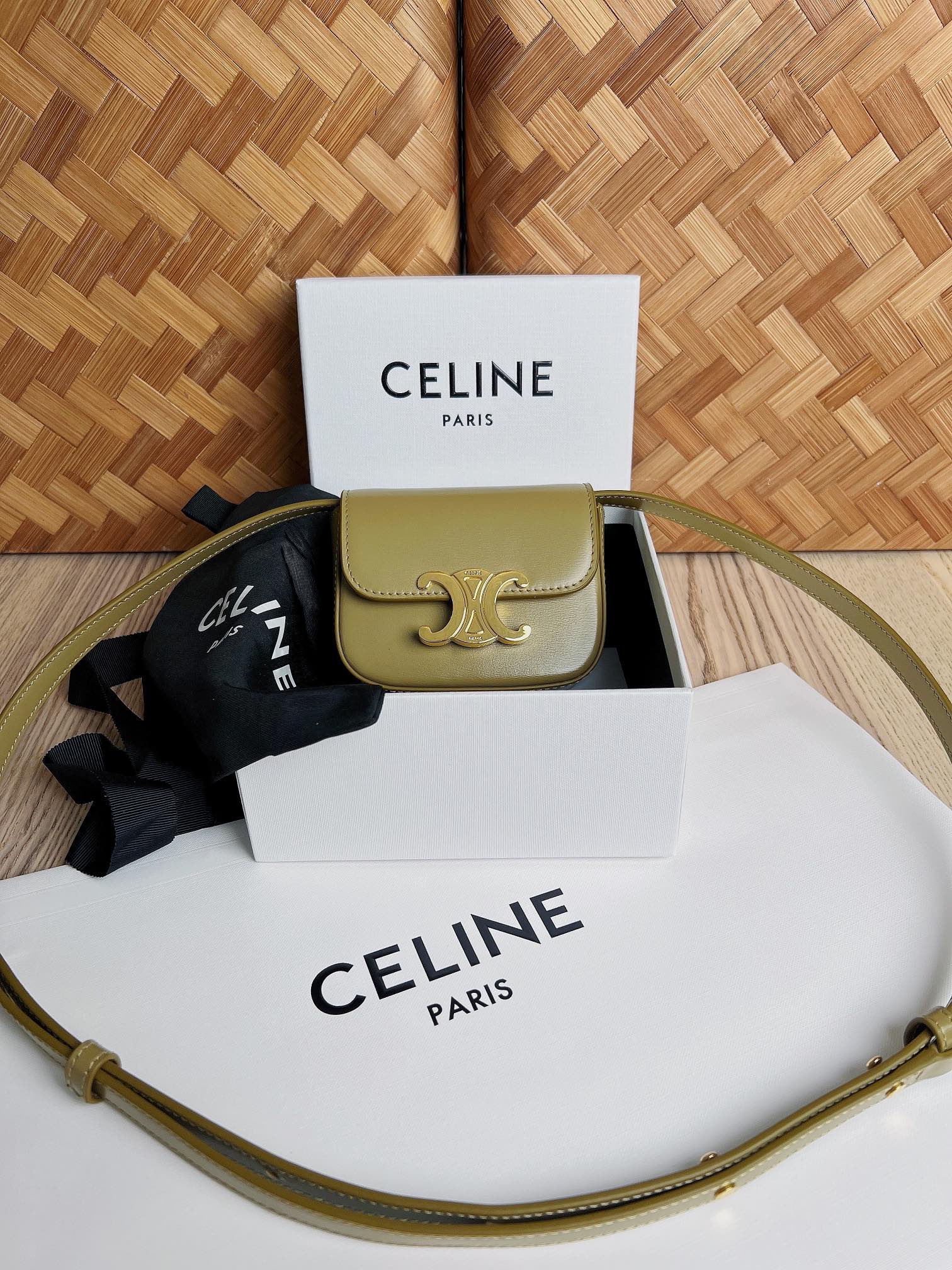 Bagsaaa Ce1i*e Mini Triomphe Light Green Bag - 11x8x4cm