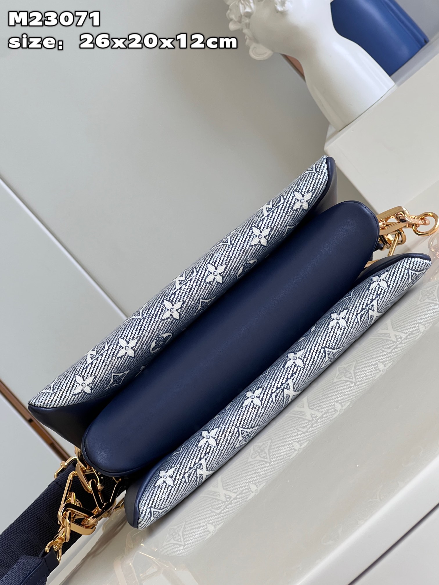 Bagsaaa L0vis Vvtt0n Coussin PM Blue Monogram - 26 x 20 x 12 cm