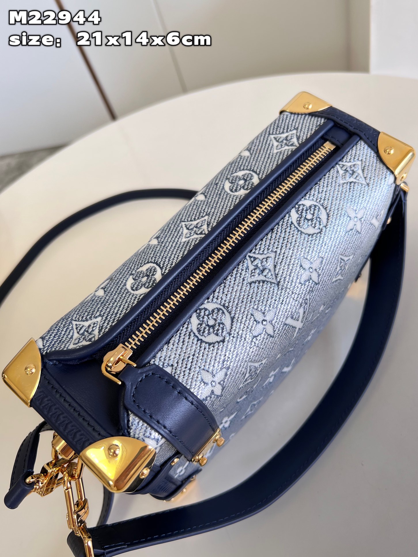 Bagsaaa L0vis Vvtt0n Side Trunk H27 Blue - 21 x 14 x 6 cm