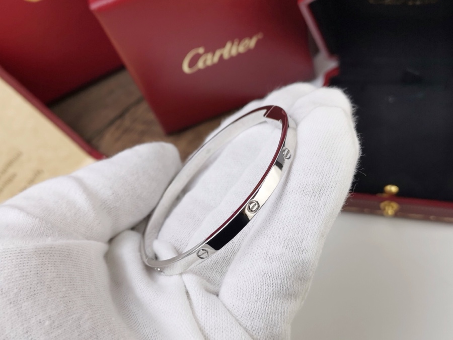 Bagsaaa Ca*t1er Love Bracelet Small Model