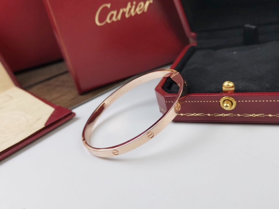 Bagsaaa Ca*t1er Love Bracelet Small Model