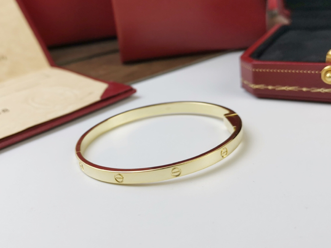 Bagsaaa Ca*t1er Love Bracelet Small Model