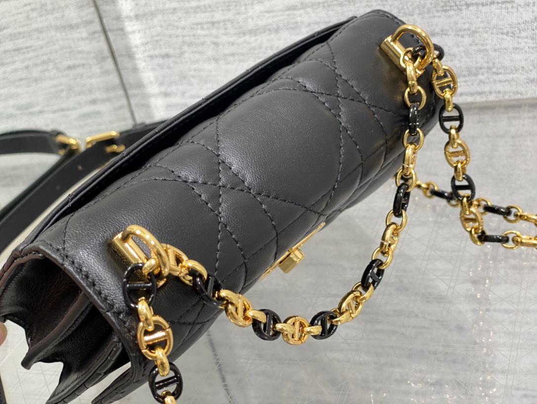 Bagsaaa D10r Miss Caro Bag Macrocannage Lambskin Bag - 19 x 13 x 5.5 cm