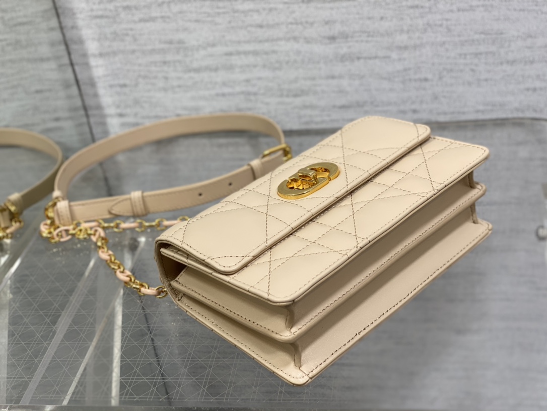 Bagsaaa D10r Miss Caro Beige Macrocannage Lambskin Bag - 19 x 13 x 5.5 cm