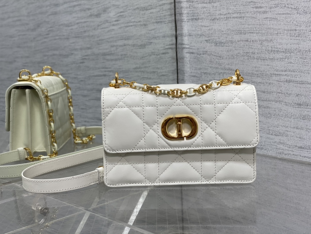 Bagsaaa D10r Miss Caro White Macrocannage Lambskin Bag - 19 x 13 x 5.5 cm