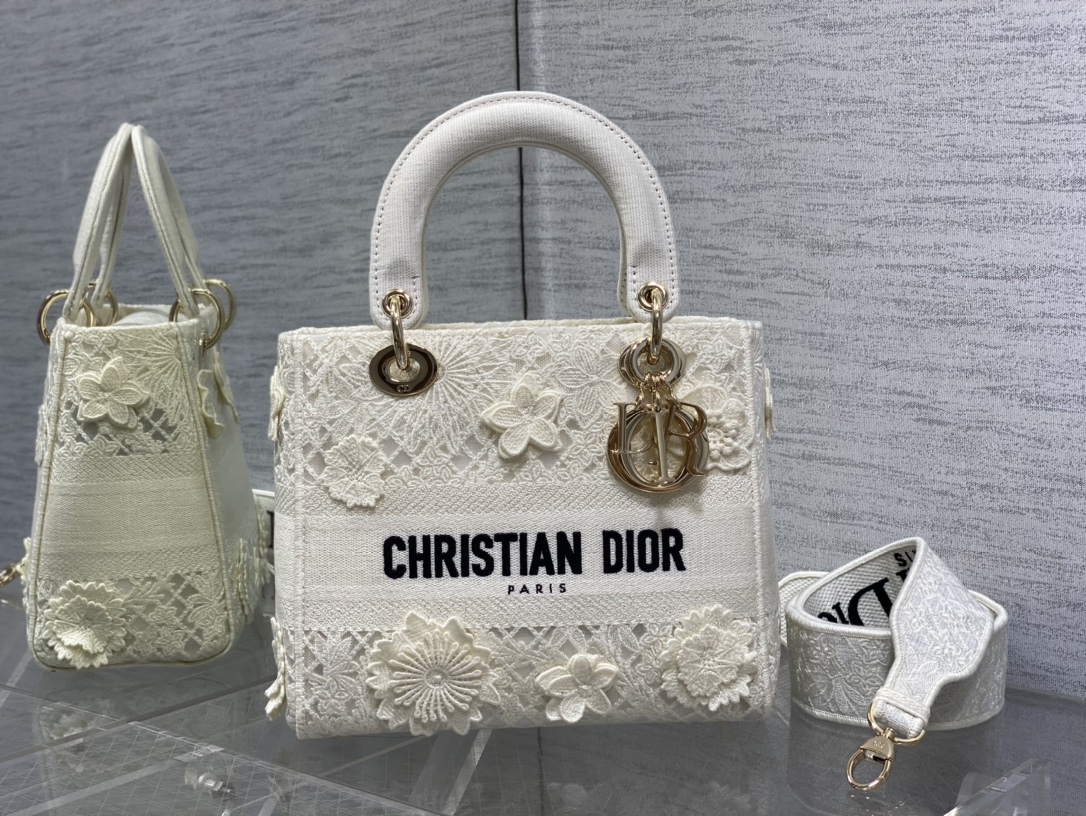 Bagsaaa D10r LadyEmbroidery with Macramé Effect - 24cm