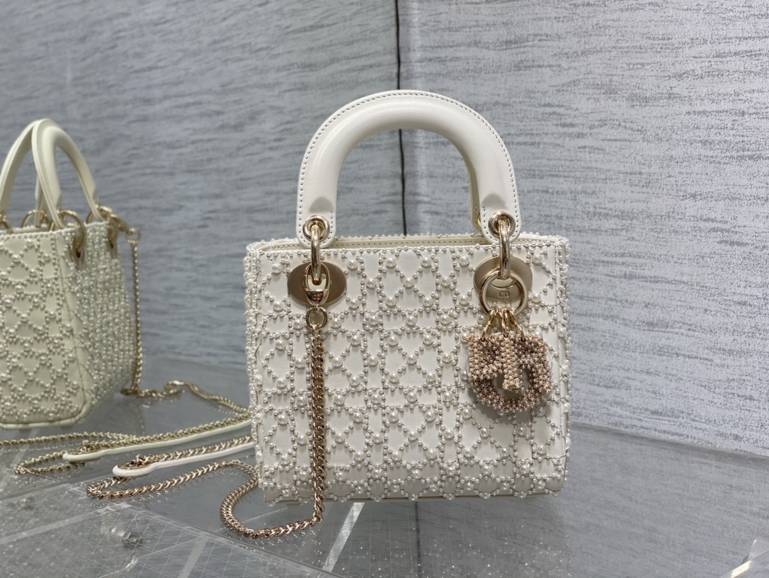 Bagsaaa D10r Lady Mini White Pearl 17cm