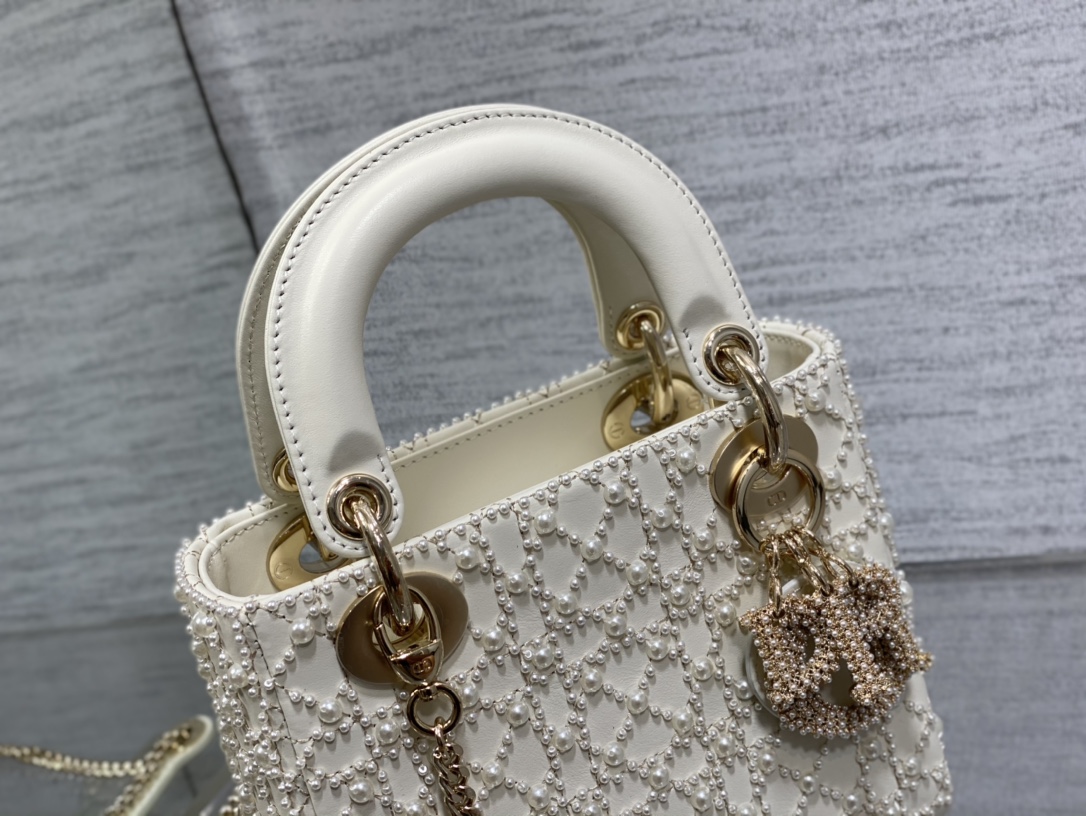 Bagsaaa D10r Lady Mini White Pearl 17cm