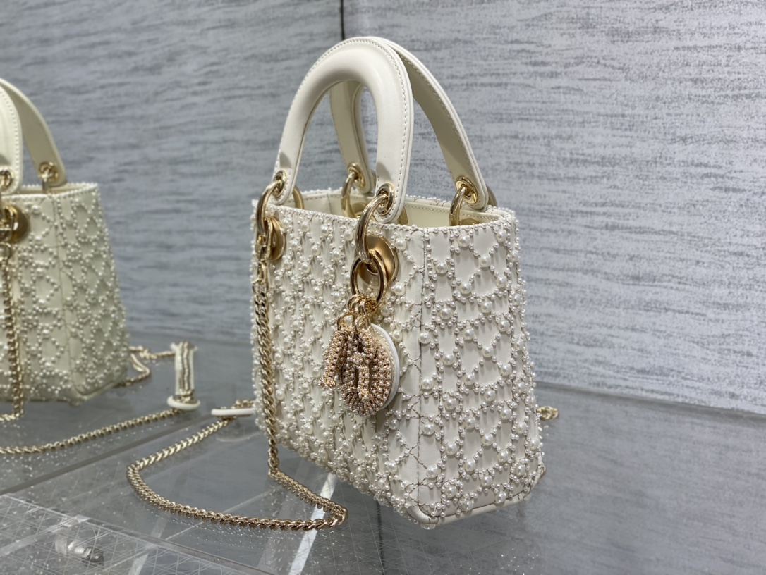 Bagsaaa D10r Lady Mini White Pearl 17cm