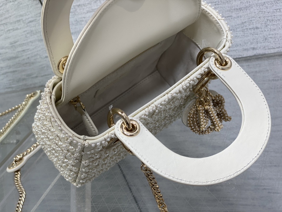 Bagsaaa D10r Lady Mini White Pearl 17cm