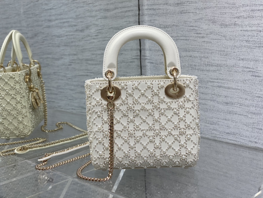 Bagsaaa D10r Lady Mini White Pearl 17cm