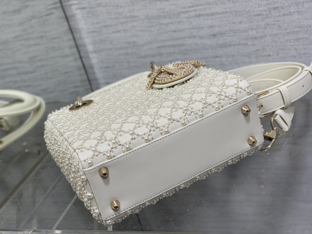 Bagsaaa D10r Lady Mini White Pearl 20cm