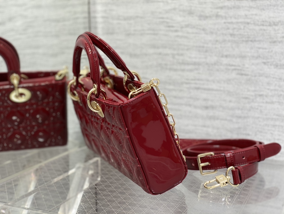 Bagsaaa D10r Lady D-Joy Medium Patent Red Leather Bag - 26*6*14cm