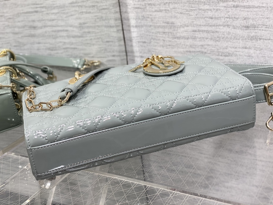 Bagsaaa D10r Lady D-Joy Medium Patent Gray Leather Bag - 26*6*14cm