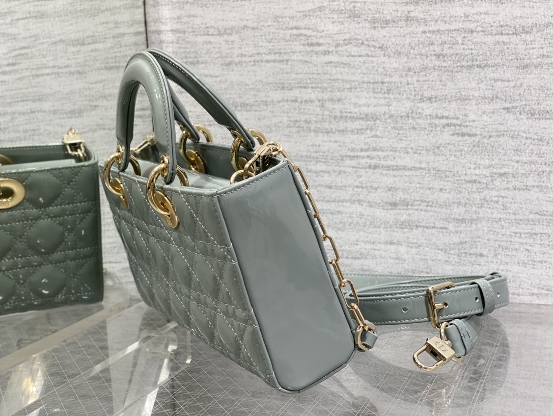 Bagsaaa D10r Lady D-Joy Medium Patent Gray Leather Bag - 26*6*14cm