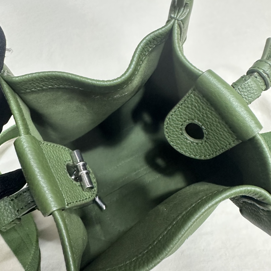 Bagsaaa L0r0 P1ana Bale Green Bucket Bag - 14*14*18cm