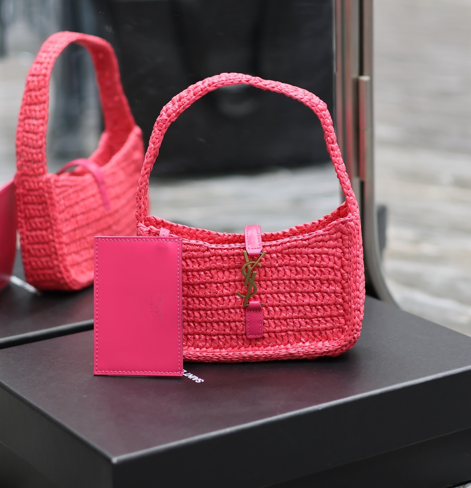 Bagsaaa Y51 Le 5 À 7 Mini In Raffia Pink - 19 X 11.5 X 4.5 CM
