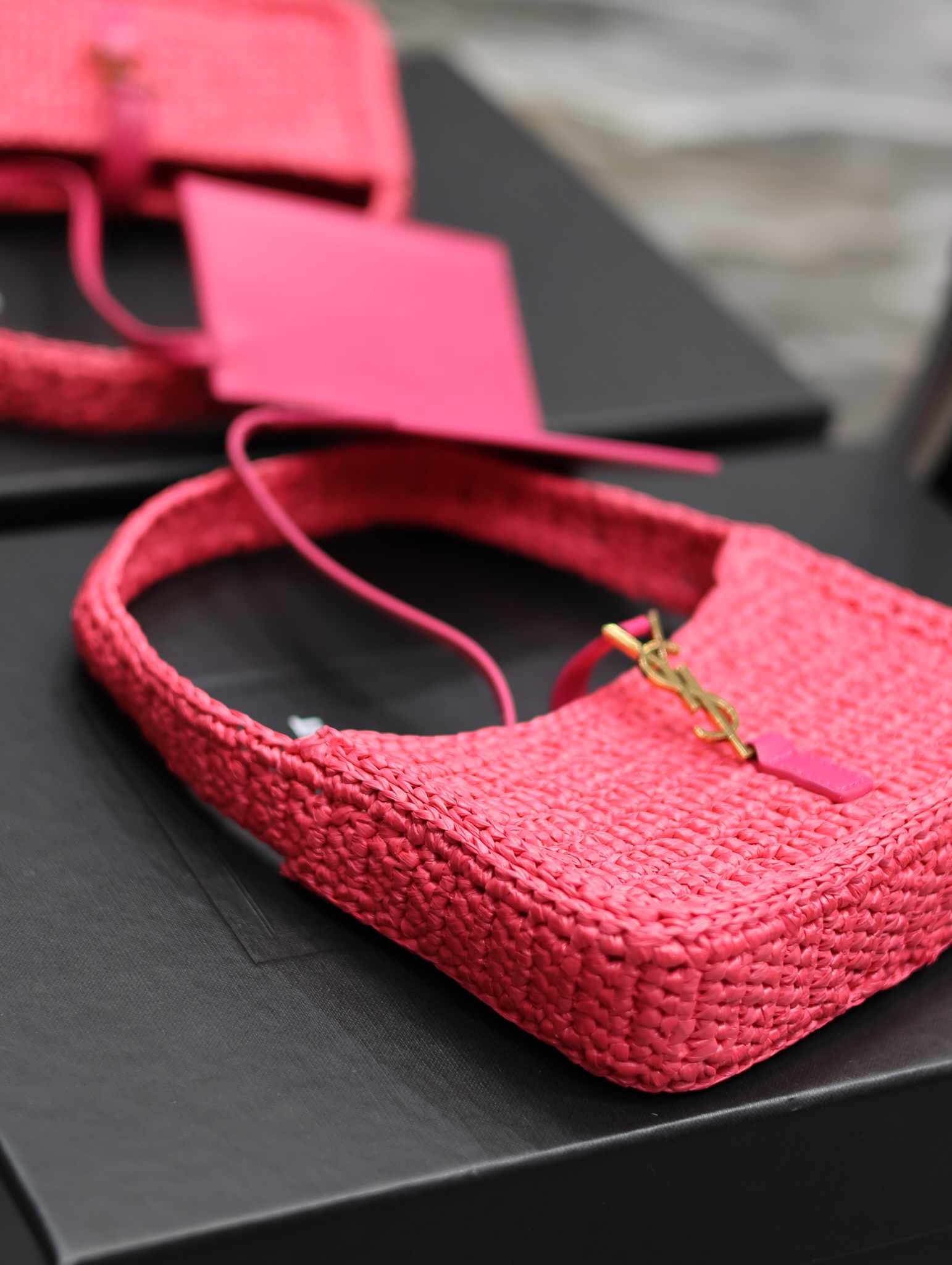 Bagsaaa Y51 Le 5 À 7 Mini In Raffia Pink - 19 X 11.5 X 4.5 CM