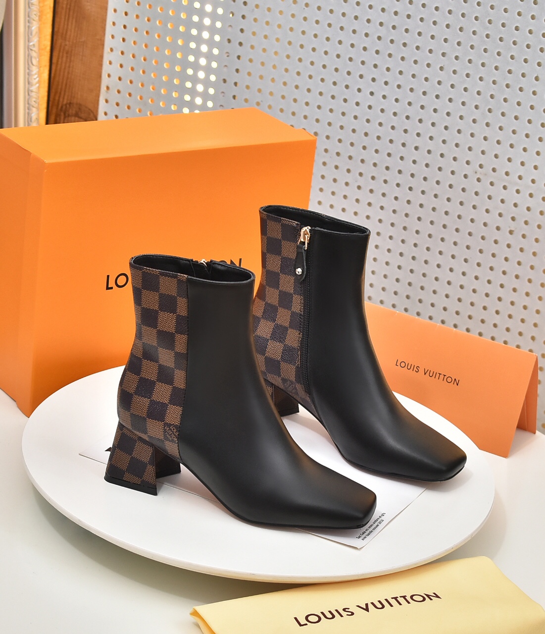 Bagsaaa L0vis Vvtt0n Black Damier Ankle Boot