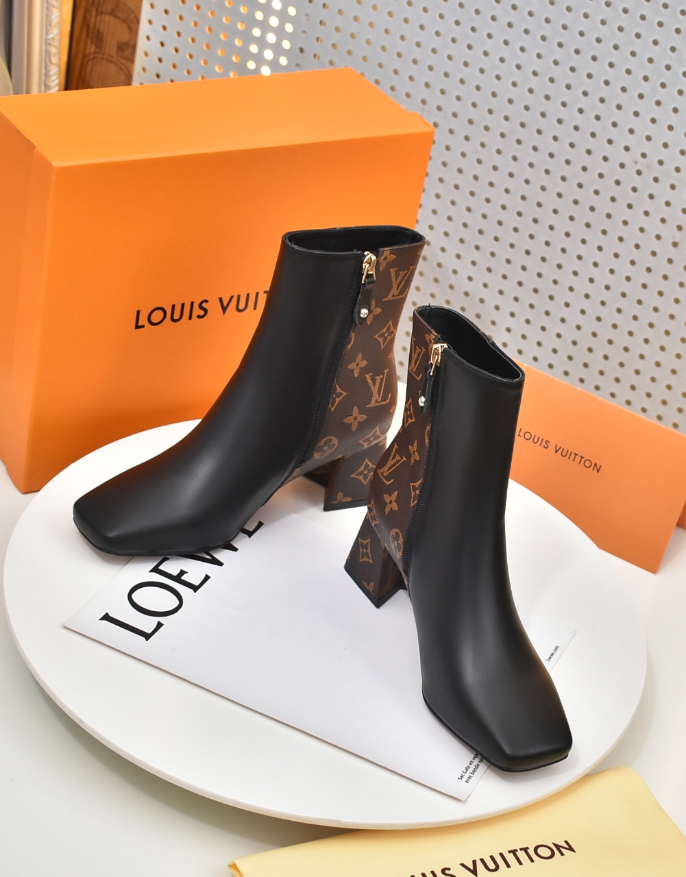 Bagsaaa L0vis Vvtt0n Black Monogram Ankle Boot