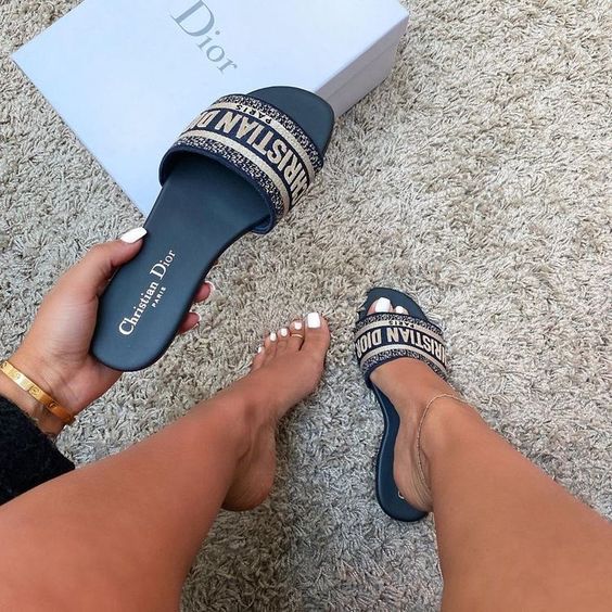 D10r Slippers 001