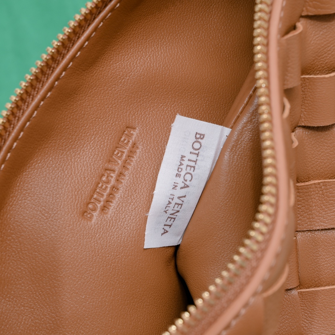 Bagsaaa B0tt*ga Ven*ta Wallace Brown - 22x13x9.5cm