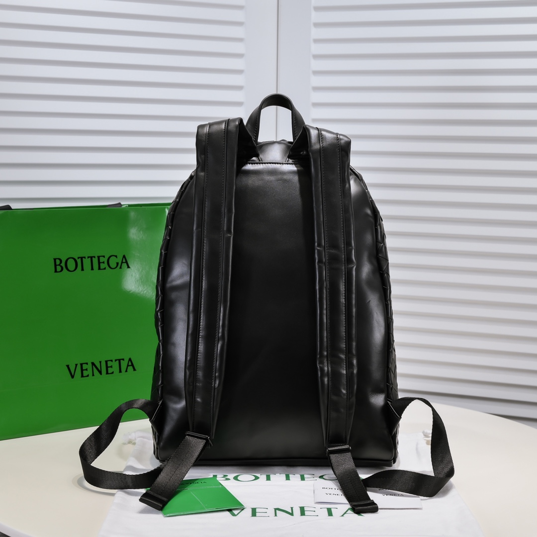 Bagsaaa B0tt*ga Ven*ta Intrecciato black leather backpack - 32*43cm