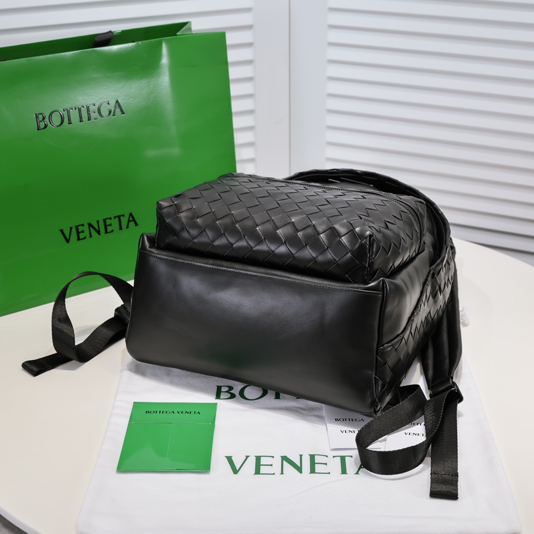 Bagsaaa B0tt*ga Ven*ta Intrecciato black leather backpack - 32*43cm