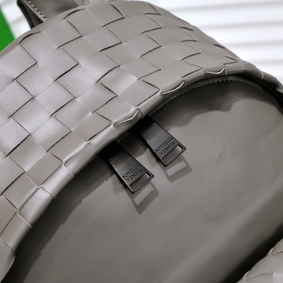 Bagsaaa B0tt*ga Ven*ta Intrecciato grey leather backpack - 32*43cm